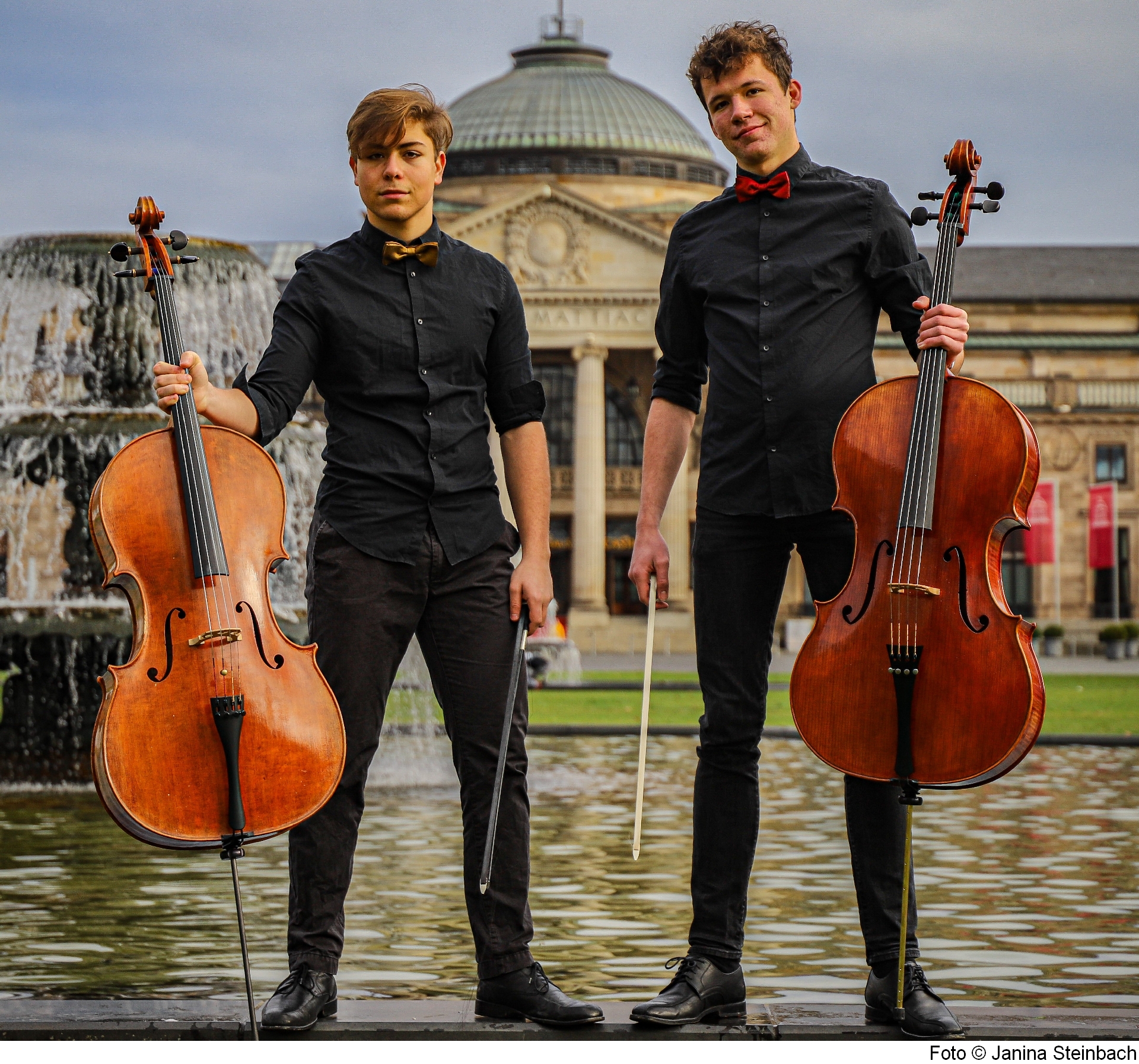 Read more about the article Das CelloDuo aus Wiesbaden spielt populären Pop & Rock Online