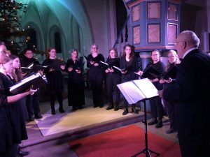 Mehr über den Artikel erfahren Stimmungsvolles Weihnachtskonzert mit dem Mädchenchor Vocalisma