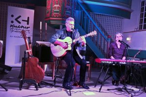 Mehr über den Artikel erfahren Applaus für Biber Herrmann und Anja Sachs