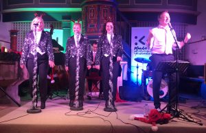 Mehr über den Artikel erfahren Große Bühnenshow mit Johnny & Jonettes