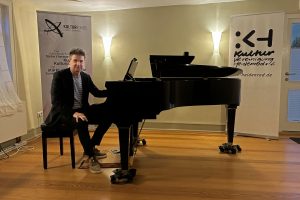 Mehr über den Artikel erfahren „The Keys to Europe“ Konzert und Vortrag mit Jens Barnieck